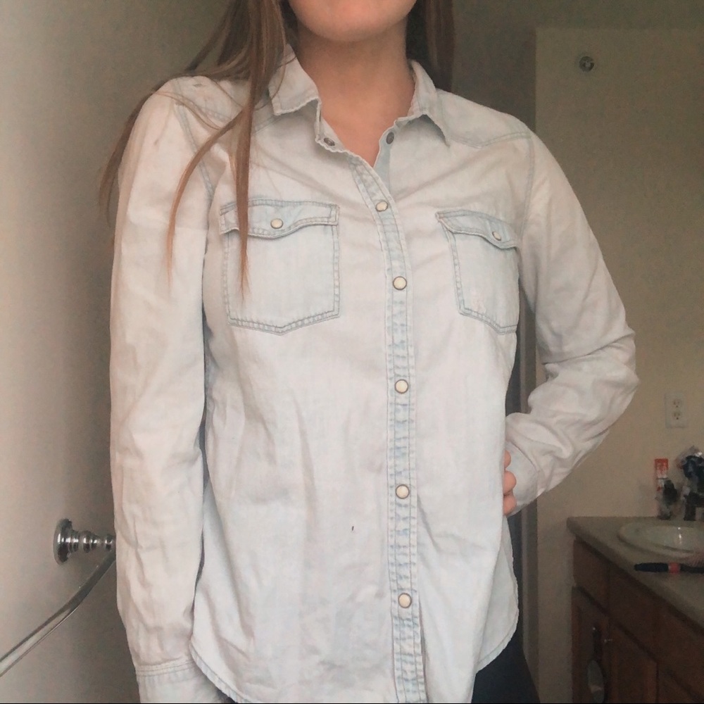 american eagle light denim shirt